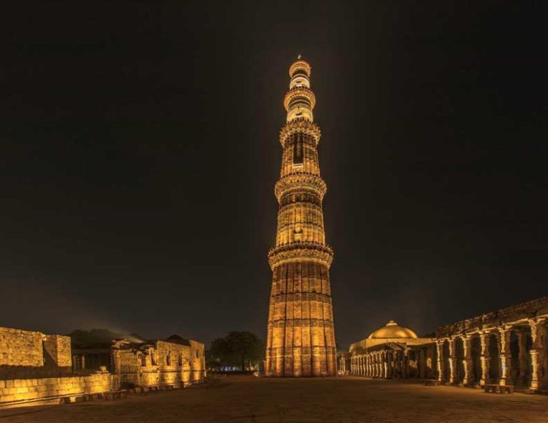 LED Projects, Lighting Allied Products, New Products Information, Latest Technology | Signify illuminates Qutub Minar with white LEDs - Electrical India Magazine on Power & Electrical products, Renewable Energy, Transformers, Switchgear & Cables