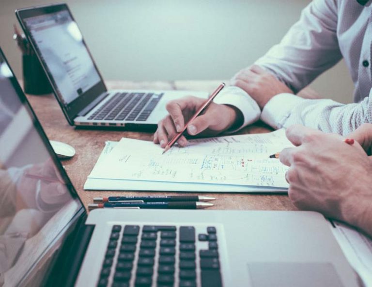 Photo 1454165804606 C3d57bc86b40