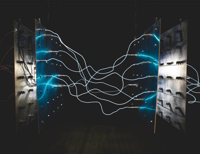 photo 1534224039826 C7a0eda0e6b3