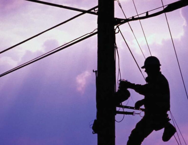 DETECTING EARTH OR GROUND FAULTS ON DELTA NETWORKS