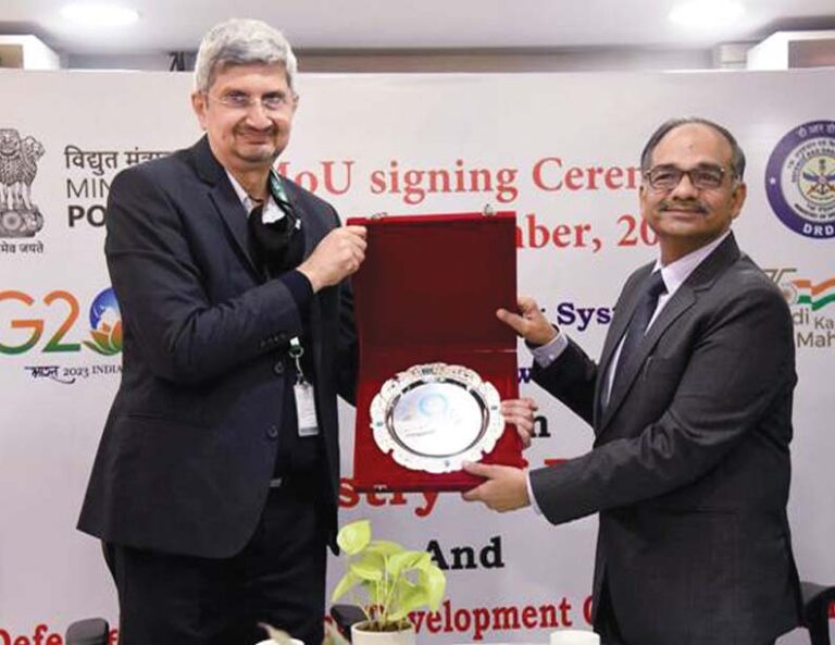 MOP SIGNS MEMORANDUM OF UNDERSTANDING WITH DRDO FOR IMPLEMENTATION OF EWS