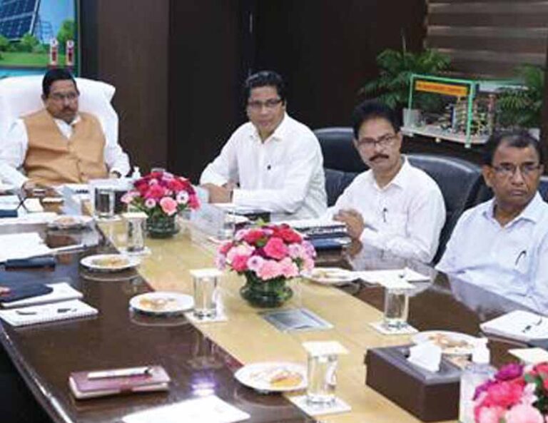 Minister for NRE Reviews IREDA’s Strategic Growth Plan