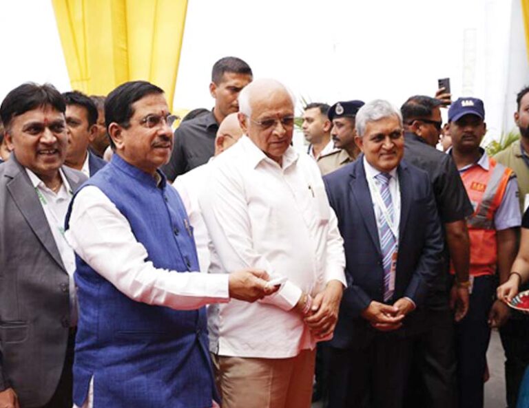 Joshi Inaugurates a 5.4 GW High-Tech Plant at Chikhli in Gujarat